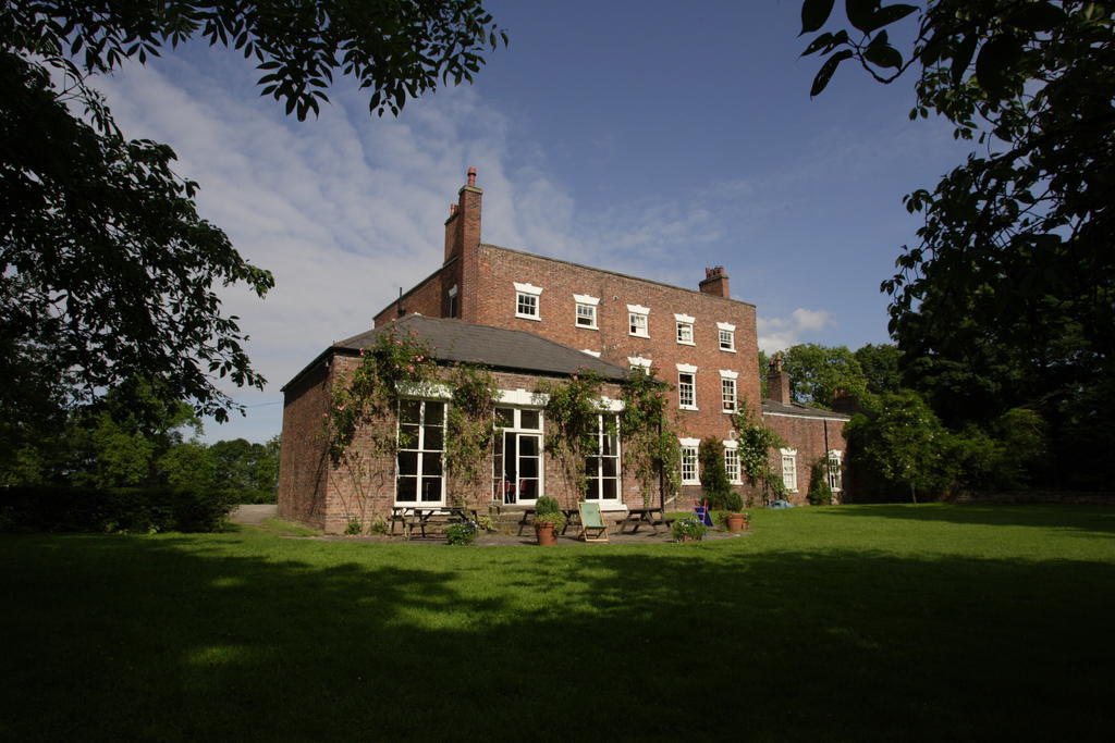 Trafford Hall Chester Buitenkant foto