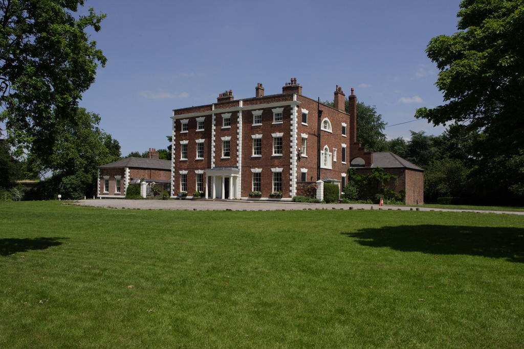 Trafford Hall Chester Buitenkant foto